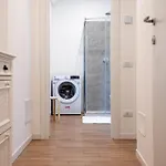 Lora Flowers Suite 5, Free Private Parking Appartement