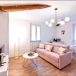 Appartement Lora Flowers Suite 5, Free Private Parking Côme