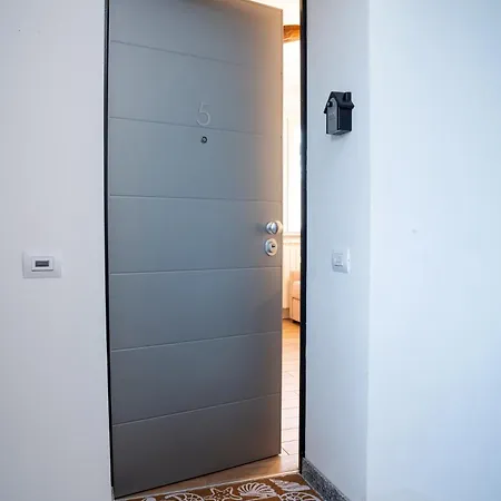 Lora Luxury 5, Free Private Parking, Self Check In, Air Conditioner *