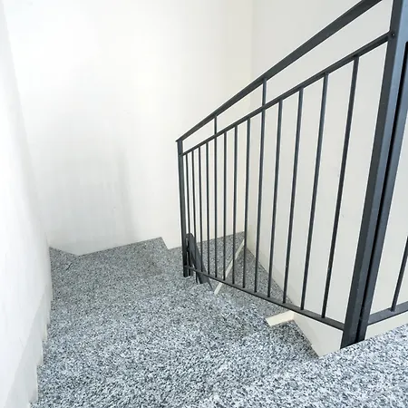 Lora Luxury 5, Free Private Parking, Self Check In, Air Conditioner Apartment *