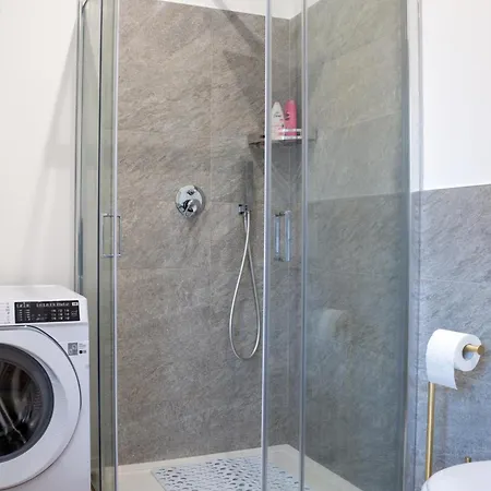 Lora Luxury 5, Free Private Parking, Self Check In, Air Conditioner *