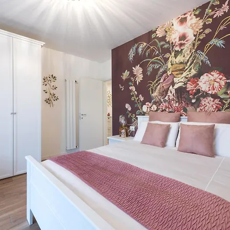 Lora Flowers Suite, Free Parking,self Check In, 5 * Como