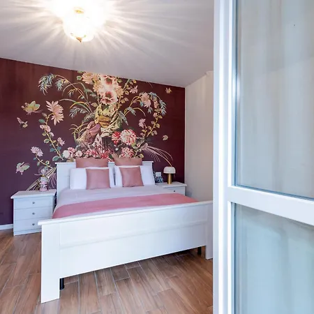 Lora Flowers Suite, Free Parking,self Check In, 5 Apartment Como