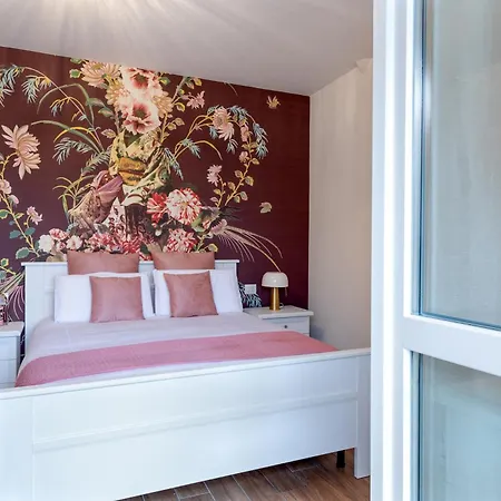 Lora Luxury 5, Free Private Parking, Self Check In, Air Conditioner Apartment