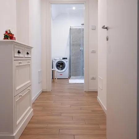 Lora Luxury 5, Free Private Parking, Self Check In, Air Conditioner * Como