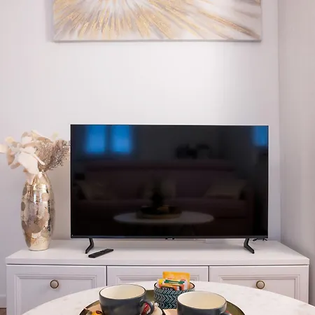 شقة Lora Flowers Suite, Free Parking,self Check In, 5 *