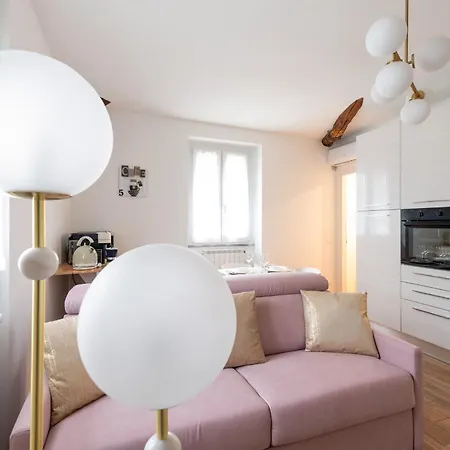 Lora Luxury 5, Free Private Parking, Self Check In, Air Conditioner