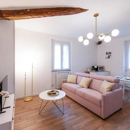 Lora Luxury 5, Free Private Parking, Self Check In, Air Conditioner * Como
