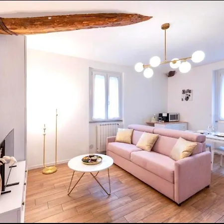 Apartment Lora Luxury 5, Free Private Parking, Self Check In, Air Conditioner Como
