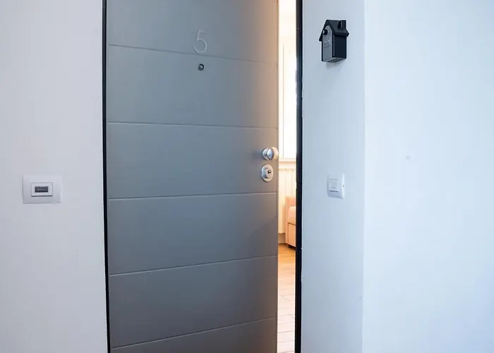 Lora Flowers Suite, Free Parking,self Check In, 5 *