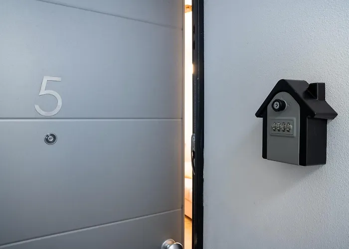 Lora Flowers Suite, Free Parking,self Check In, 5 公寓