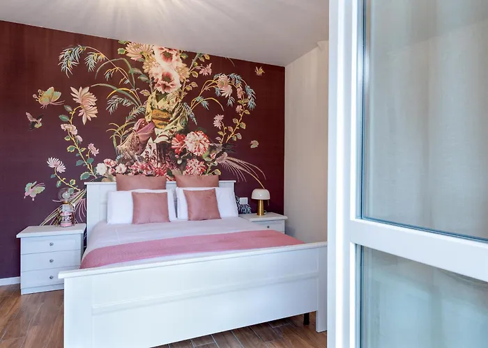 Lora Flowers Suite, Free Parking,self Check In, 5 公寓