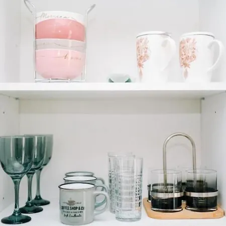 Lora Flowers Suite, Free Parking,self Check In, 5 Apartament *