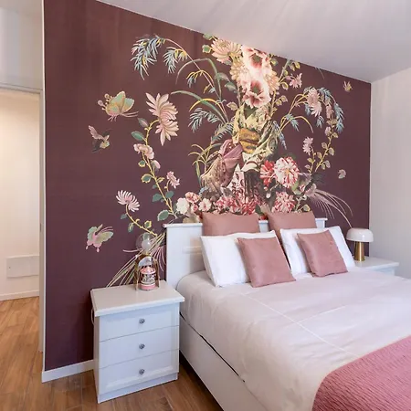 Apartament Lora Flowers Suite, Free Parking,self Check In, 5 Como