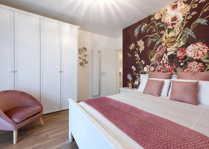 Lora Flowers Suite, Free Parking,self Check In, 5 * Como