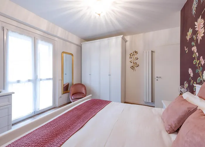 Lora Flowers Suite, Free Parking,self Check In, 5 Como