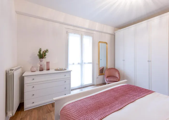 Lägenhet Lora Flowers Suite, Free Parking,self Check In, 5 Como