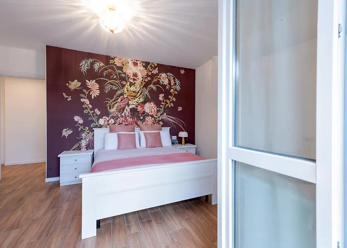 Lora Flowers Suite, Free Parking,self Check In, 5 Lägenhet Como