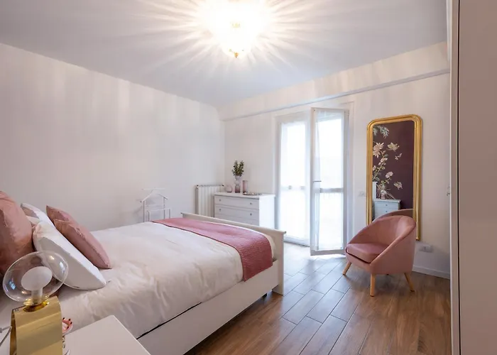 Lora Flowers Suite, Free Parking,self Check In, 5 Como