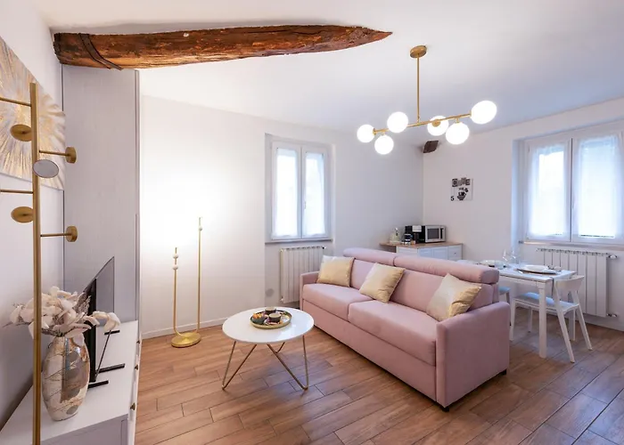 Lora Flowers Suite, Free Parking,self Check In, 5 * Como